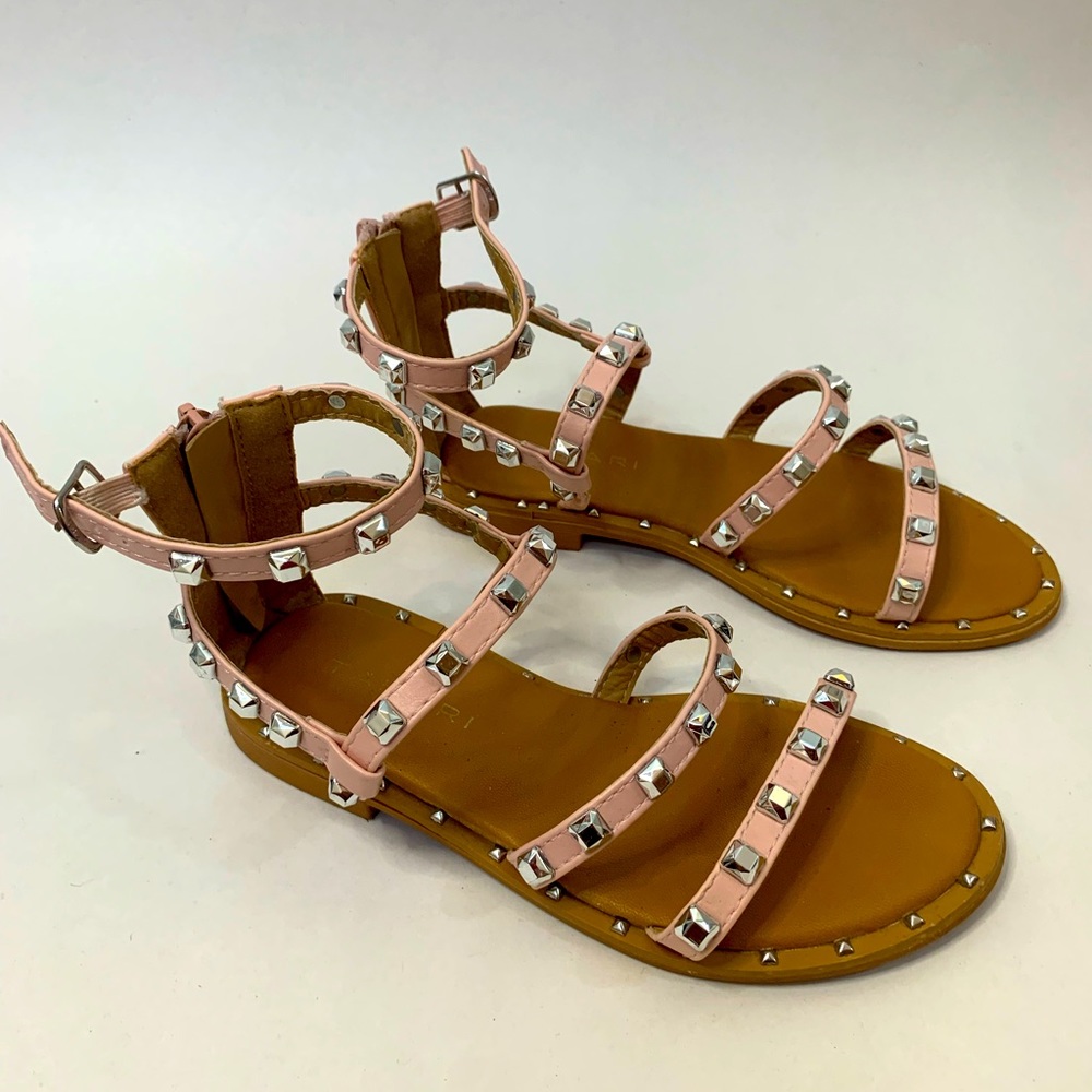 Like New Size 1 Tahari Sandals